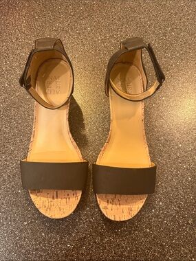 Women’s Naturalizer Black Leather Cork Wedge Sandals - size 9.5